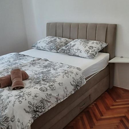 Apartments Villa Adamović Umago Esterno foto