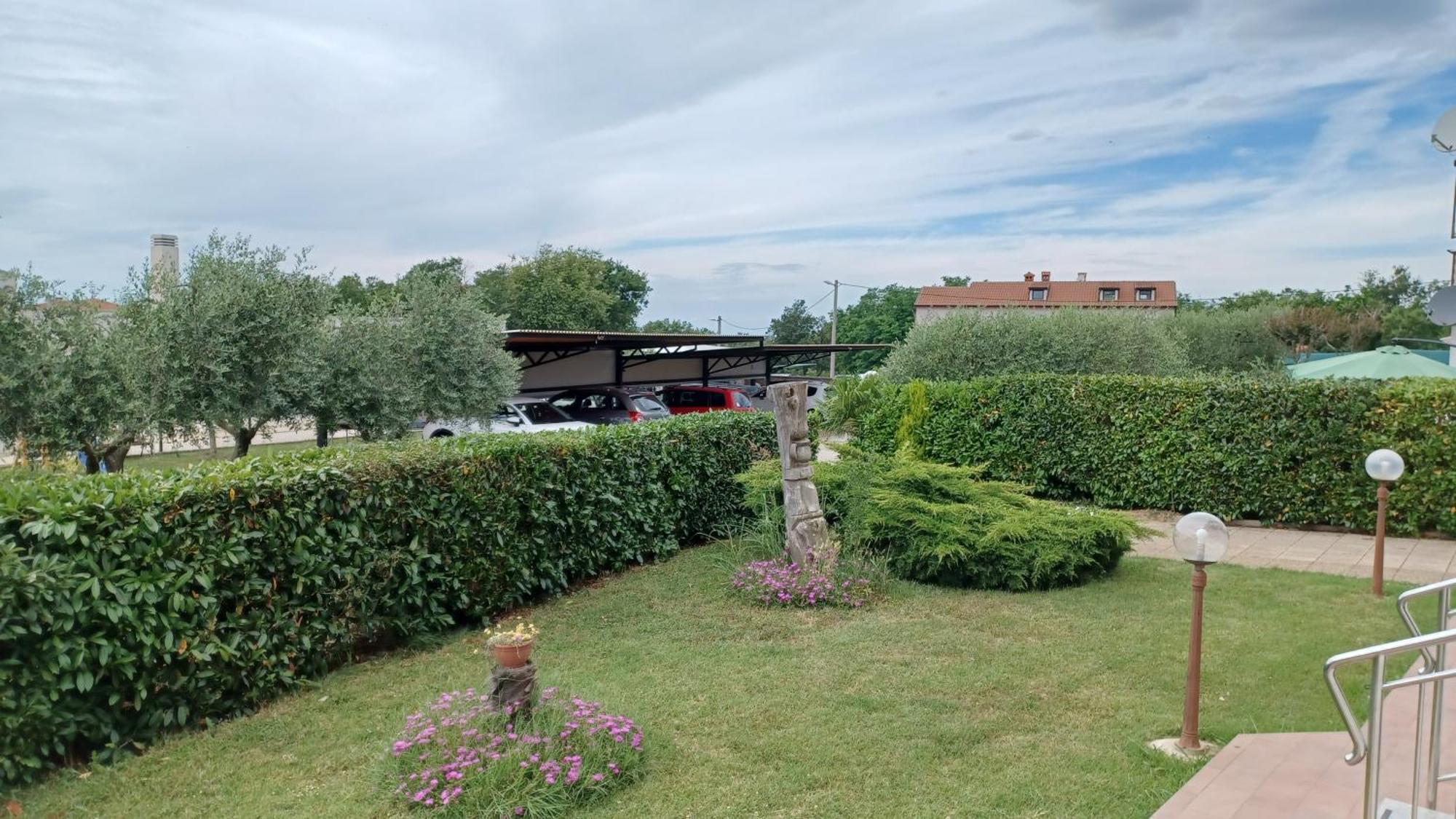 Apartments Villa Adamović Umago Esterno foto