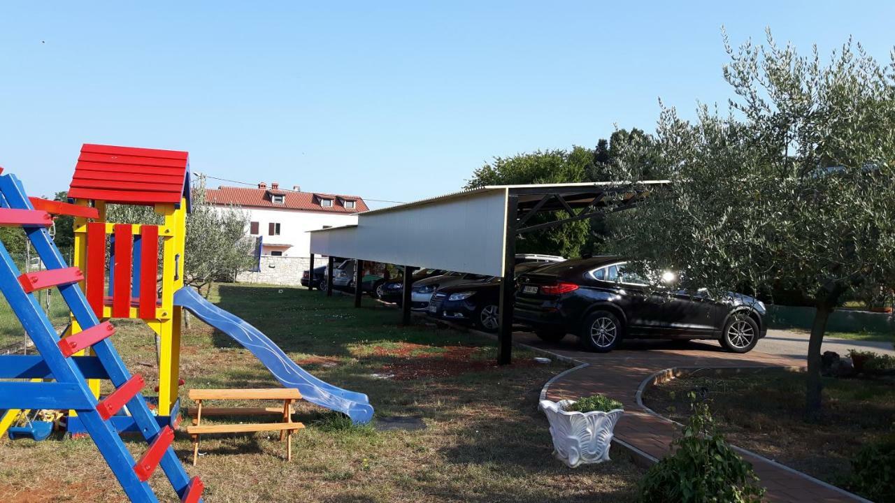 Apartments Villa Adamović Umago Esterno foto