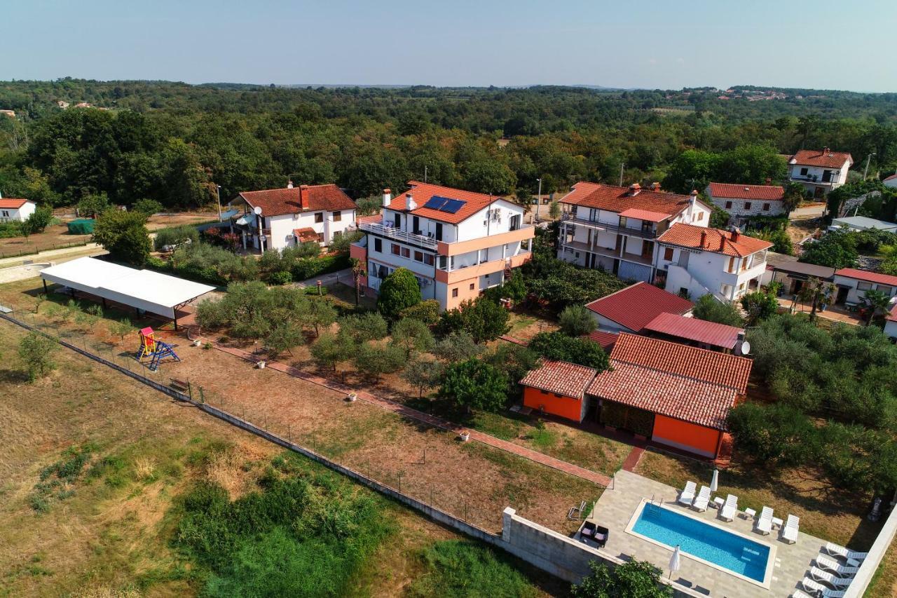Apartments Villa Adamović Umago Esterno foto